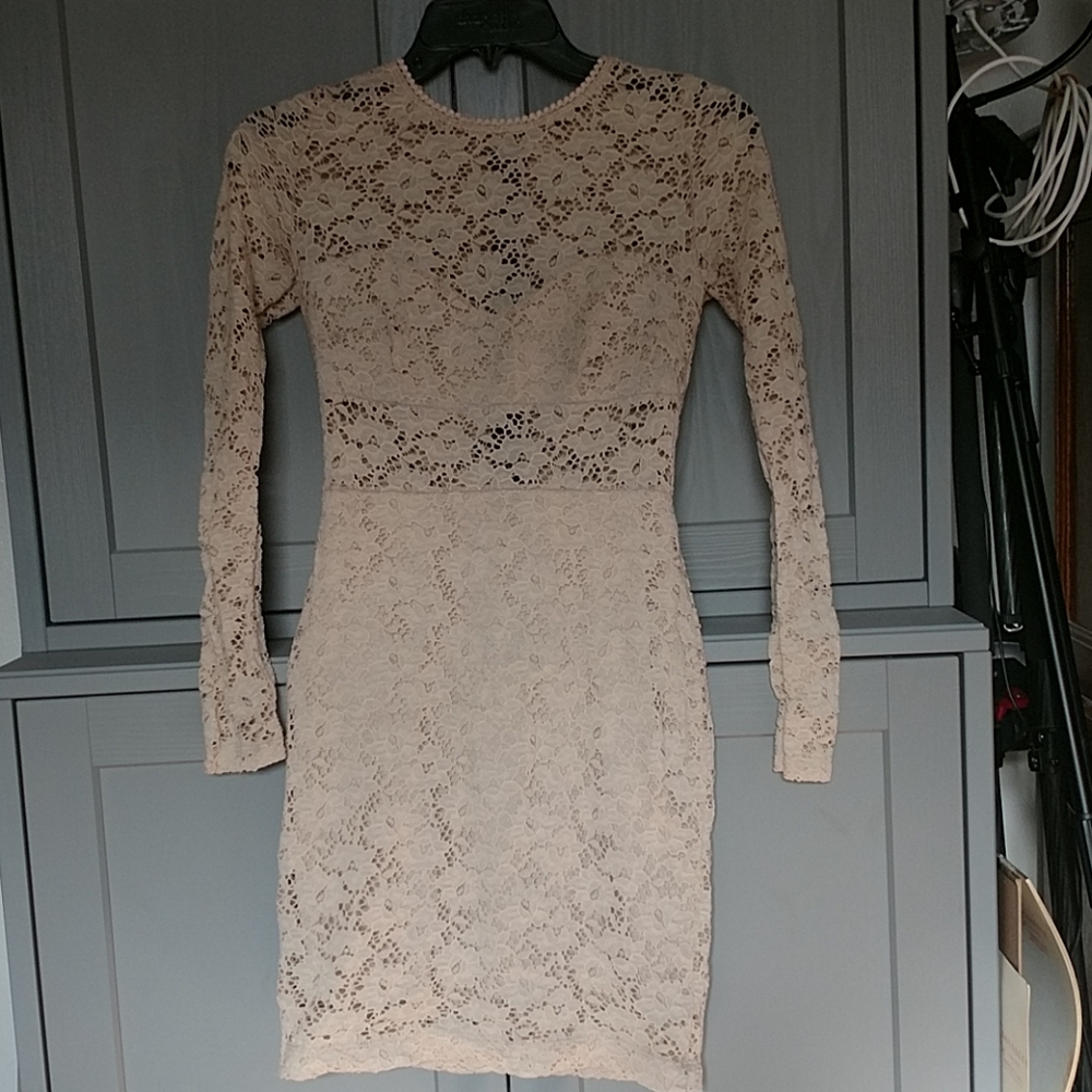 Thick Lace Dress in beige